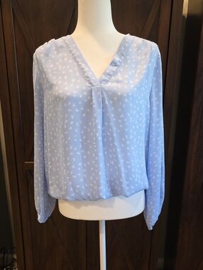 Chaus Light Blue V-Neck Printed Women's Blouse